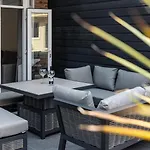 Modern Home With Driveway Parking For 2 Vehicles, Near Tottenham Hotspur Stadium, White Hart Lane Train Station