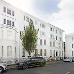 Luxury Newly Refurbished One-Bedroom Flat In Notting Hill