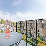 Luxury Newly Refurbished One-Bedroom Flat In Notting Hill