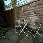 Camden Coach House By Livestay Short Lets & Serviced Accommodation London With Terrace Retreat & Parking
