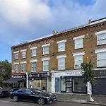 Flat In Queens Park