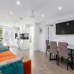 Flat In Queens Park