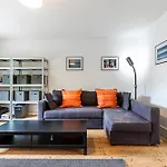 Stylish Chiswick Apartment With A Private Terrace