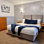 Quick N Easy Travel To Central London 2 Bed House