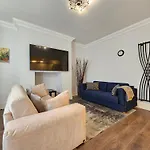 Trendy One Bedroom Apartment