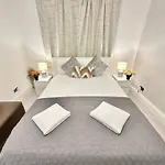 Beautiful Apartment Near Mayfair