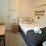 En-Suite Near Everything. Shepherd\'S Bush - London