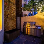Stunning Chelsea Garden Apartment