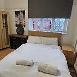 London Edgware Station Apartment
