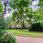 Spacious Apartment In Earls Court