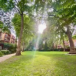 Spacious Apartment In Earls Court