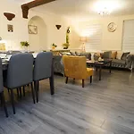 3 Bedroom House Canary Wharf Free Parking Free Wifi All Over Uk