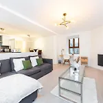 Modern 1 Bedroom Apartment North London