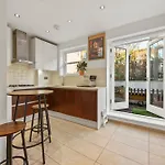 Stylish Apartment In Euston And Near Camden With Private Roof Terrace