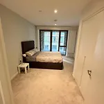 2 Bed Apartment London By Excel