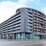 Lavish London Apartment - Secure With Parking