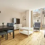 Traveleraddress - Tigress House