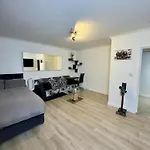 New Central Ldn 1-Bdr Stay! W Private Garden