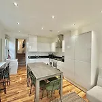 Clapham Apartment