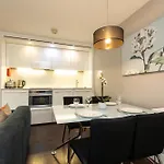 Modern Central 1Br Flat, 2Min Tube