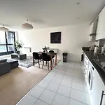 O2 & Excel Zone 2 Sleeps 6
