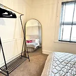 Luxe 4Br Retreat
