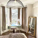 Luxe 4Br Retreat