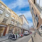 Modern 2 Bed Flat - Near Farringdon & Old Street Station - Central London