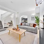 Modern 2 Bed Flat - Near Farringdon & Old Street Station - Central London