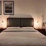 Sleep6 In Leicester Square, Soho Vr7