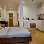 Sleep6 In Leicester Square, Soho Vr7