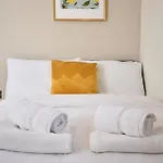 Morden Stratford Room 1 With Shared Bathroom