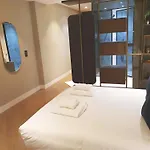 Soho Living - Stylish Duplex 2-Bedroom Apartment In Vibrant Soho