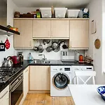 Stylish Central London Flat Near Tower Bridge