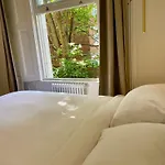 The Location! Holland Park