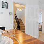 Wembley Stadium 4 Bed Pad Free Parking