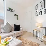 Wembley Stadium 4 Bed Pad Free Parking