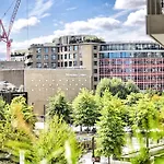 Executive Apt -Steps To Tube -Quick Access To Central London