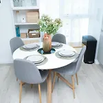 Luxury 2Br With City Views And By Station Canning Town