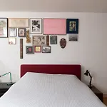 Stylish 2-Bed Flat In Prime Central London Spot