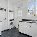 Elegant 2-Bedroom Apartment 23Gcm