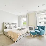 4 Rooms, 5 Beds, Spacious House