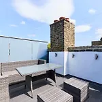 The Terrace Escape - 2-Bed Flat In Battersea