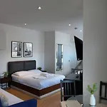 Luxury Group Stay In Piccadilly Sleep 7 Vr010