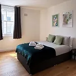 One Bed Flat In Clapham Juction