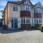 London Getaway - 20Mins From Central London
