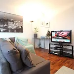 Chelsea Off Kings Road One Bedroom Apartment With Balcony
