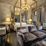 Blakes Hotel