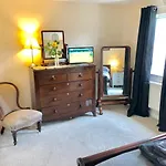 Lynbrook Guest House