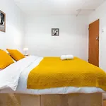 Bracken House - Deluxe Guest Room 2